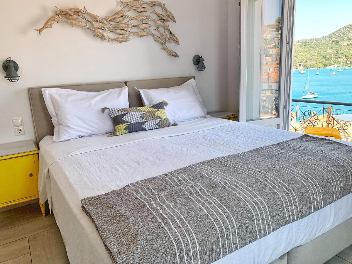 Gigi Rooms Poros Town Eksteriør bilde