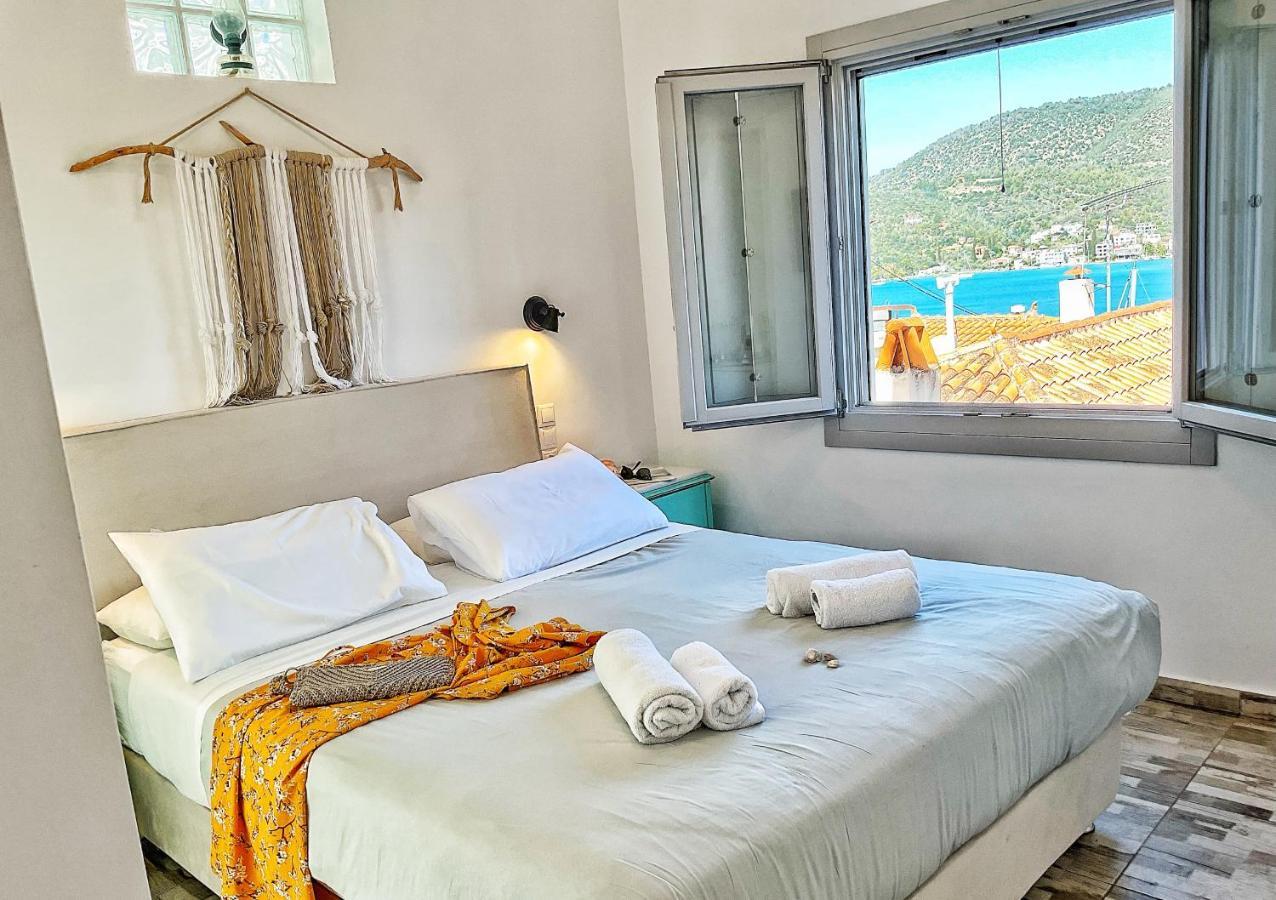 Gigi Rooms Poros Town Eksteriør bilde