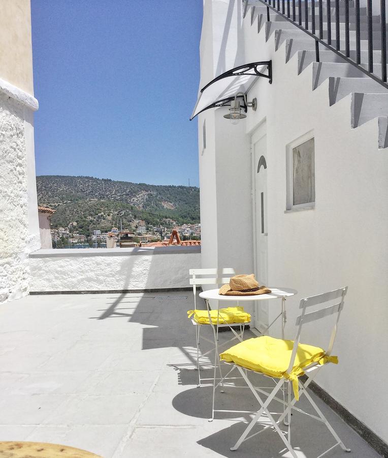 Gigi Rooms Poros Town Eksteriør bilde