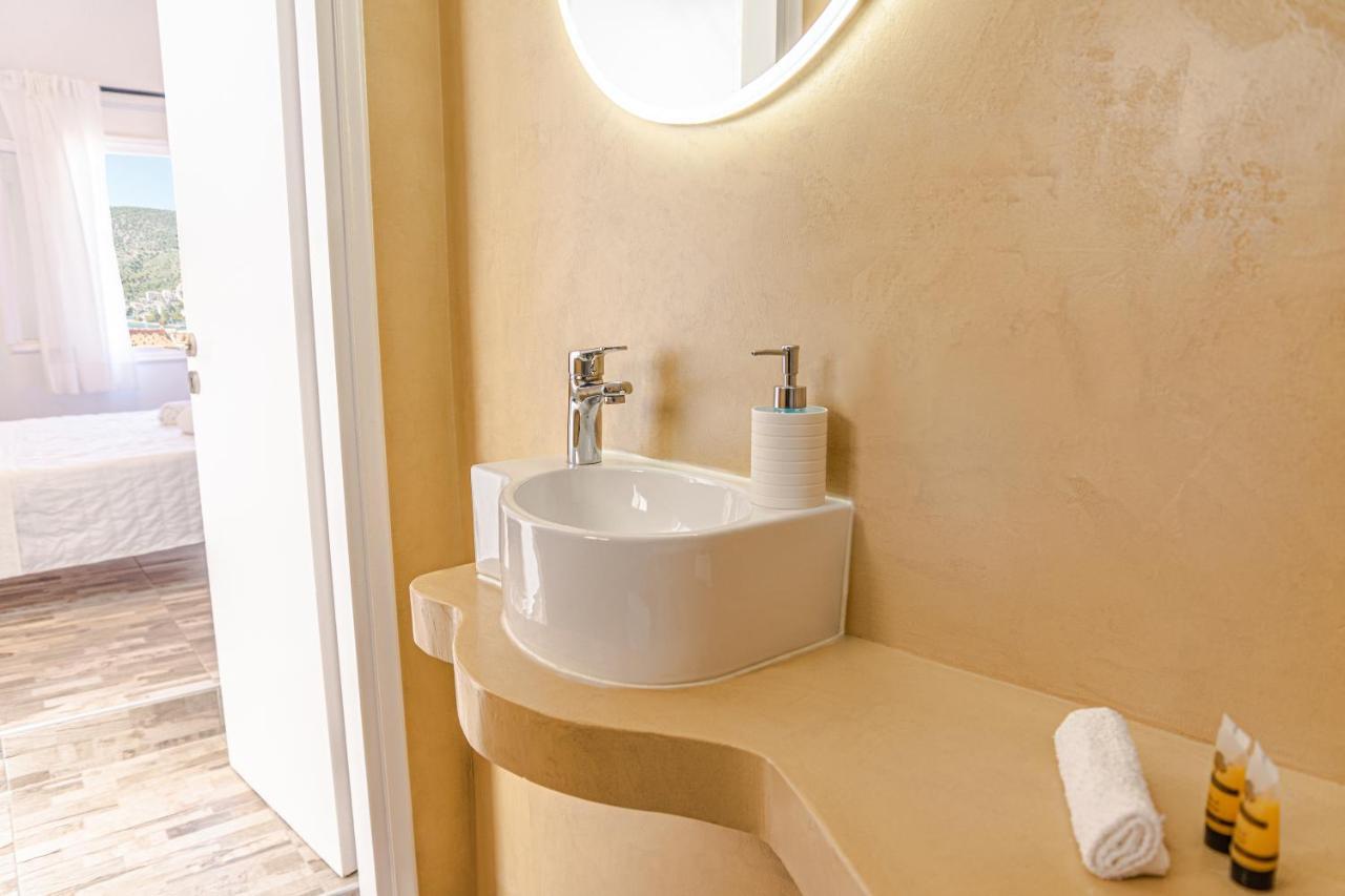 Gigi Rooms Poros Town Eksteriør bilde